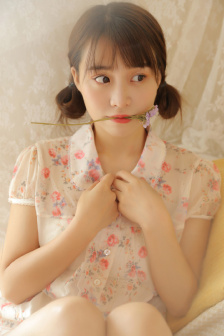 我和小表妺在车上的乱H